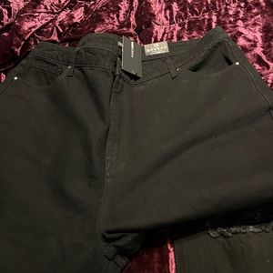 Caught In A Fantasy Distressed Boyfriend Jeans